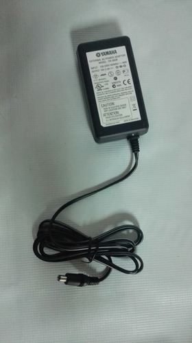 Imagen 1 de 5 de Adaptador Yamaha Para Teclado Ac/100v A 240v/ Dc16v Pa300
