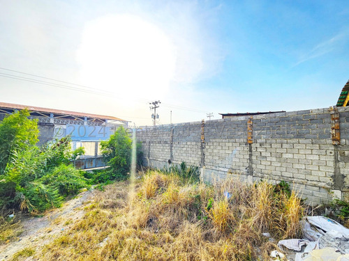 Héctor Malavé Vende Terreno En Zona Industrial De Cabudare.