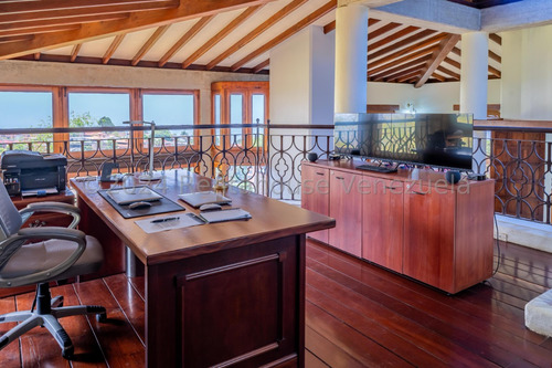 Stephany La Roche Casa En Venta En Alto Hatillo Mls #24-24905