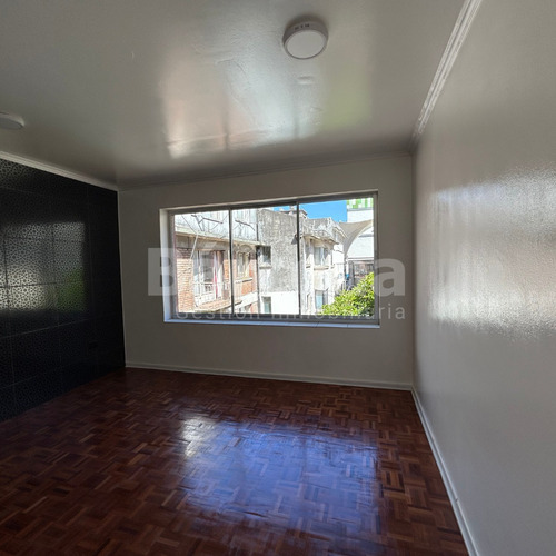 Vende Amplio Departamento En Pleno Centro De Concepción.