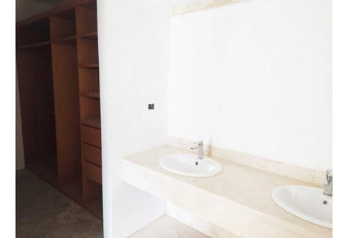 Hermoso Ph En Venta En Lomas De Las Mercedes 244m2 3h+s/4b+s/4p