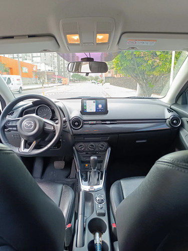 Mazda 2 Sedan 1.5 Touring At