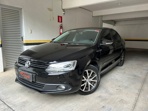Volkswagen Jetta 2.0 COMFORTLINE 120CV FLEX 4P TIPTRONIC