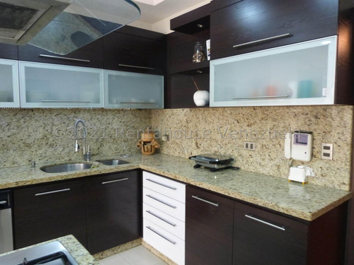 Imagen 25 de 30 de Casa_en_venta_en_caracas_en_prados-del-este_ Rah-22-498 Orlando Figueira 04125535289/04242942992