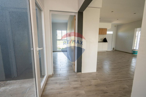 Casa Moderna A Estrenar En Alquiler En Recreo