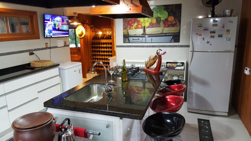 Excelente Casa En Bahía Chila Con Lancha Incluida