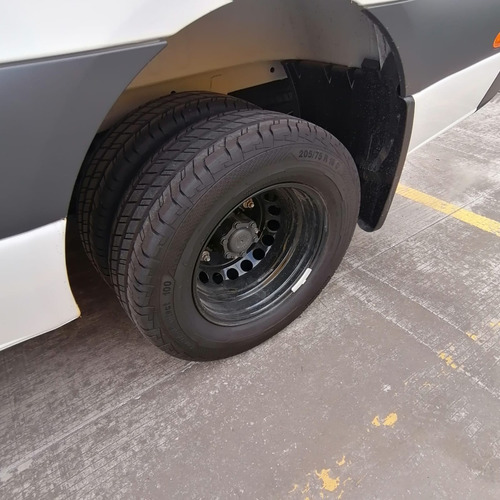 Imagen 2 de 10 de Sprinter Cargo Mediana 5.5 Ton Doble Rodada, Mod. 2021