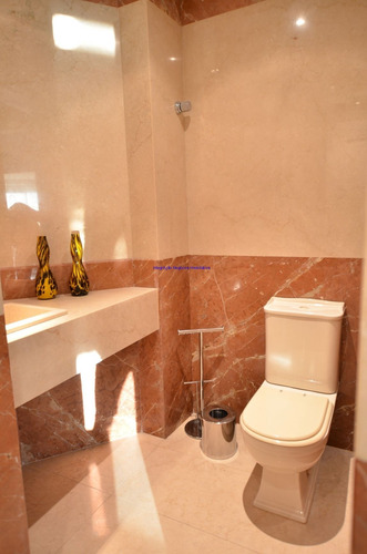 Imagem 29 de 30 de Apartamento 280m², 03 Dormitórios (sendo Suítes), 04 Banheiros E 04 Vagas Na Garagem. Condomínio Com Portaria, Segurança 24hrs, Piscina. - 21080307 - 69919826