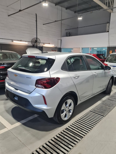 Imagen 16 de 25 de Nuevo Chevrolet Onix Ltz At 1.0t 5p Ad