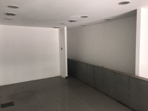 2 Niveles + Estac. Av. Padre Hurtado Nte. / Hualtatas