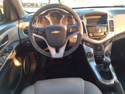 Imagen 10 de 12 de Chevrolet Cruze 2011 2.0 Vcdi Sedan Ltz Mt
