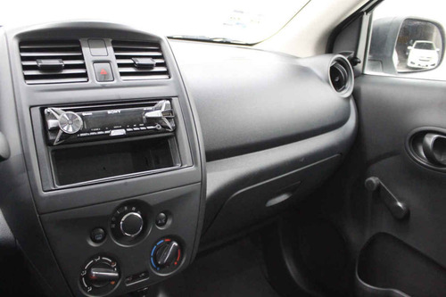 Imagen 13 de 15 de Nissan Versa 2017 4 Cilindros