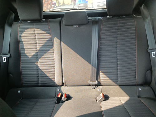Peugeot 208 2021