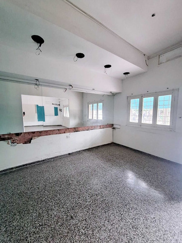 Venta De Casa A Refaccionar En La Banda