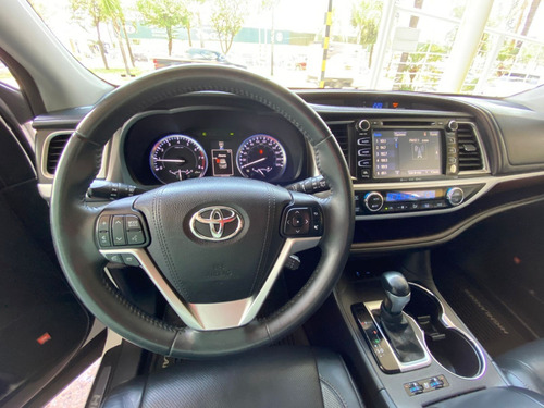 Imagen 12 de 15 de Toyota Highlander Limited 2016