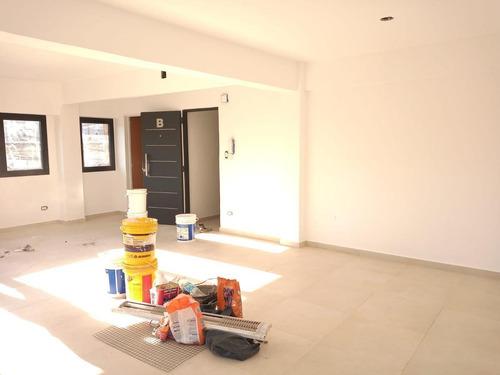 Imagen 3 de 5 de Oficina 40m² Muy Buen Estado Y Ubicación Apto Prof. - San Justo