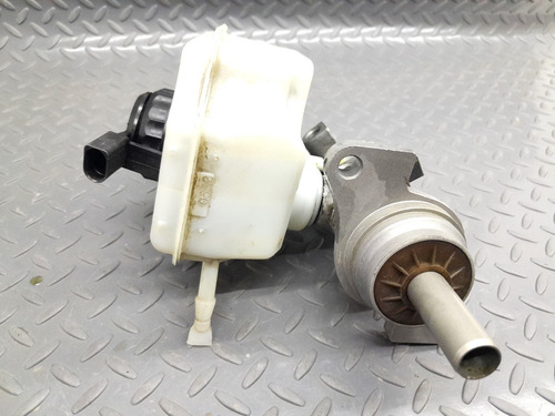 Bomba De Frenos Vw Jetta Mk6 2.5 Aut 2011-2018 Detalle (Usado)