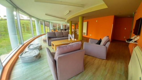Ocean Drive Ii Piso Alto. Vende Alquila- Ref: 127