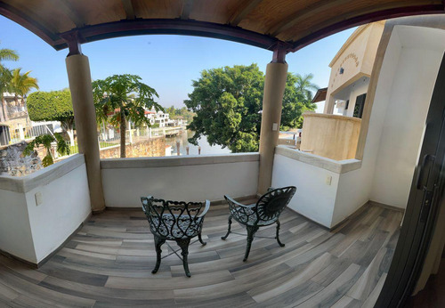 Casa Con Alberca En Privada Con Acceso Y Vista Al Lago De Tequesquitengo
