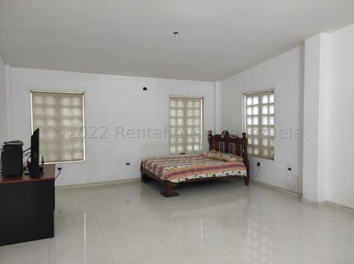 Imagen 10 de 20 de Amplia Casa Para Remodelar Urb. La Floresta La Victoria 23-14852 Ejc 04243439046