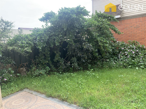 Casa En Venta De 7 Dorm. En Concón