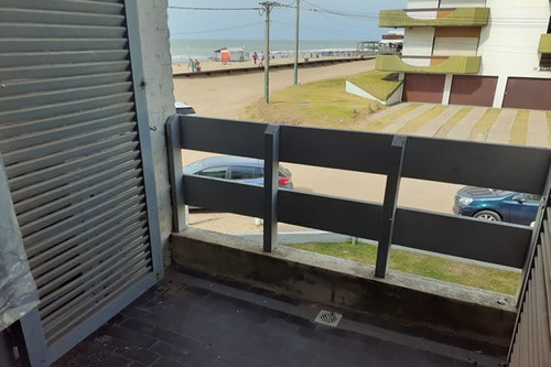 Imagen 7 de 11 de Zona El Gateado 1 Amb Con Cochera Y Salida Directa Al Mar