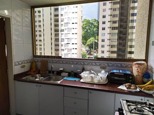 Imagen 3 de 7 de 20-24745 Negociable 122 Mtr2 Para Remodelar En Palos Grandes. 1 Puesto.