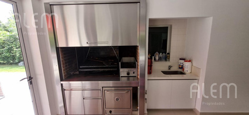 Casa De 4 Dormitorios En Venta En Solar Del Bosque, Canning