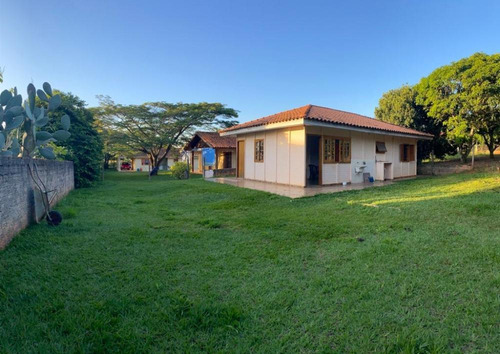 Imagem 9 de 30 de Essa É A Chácara Perfeita Para Quem Está Em Busca De Segurança E Principalmente Conforto, Confira: - 1684