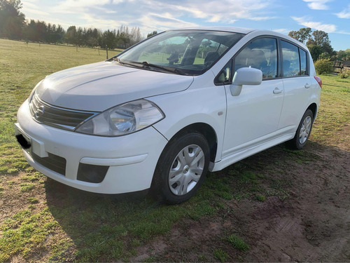 Nissan Tiida 1.8 Visia 5 p