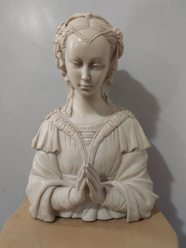 Escultura Antigua Madonna En Alabastro. 