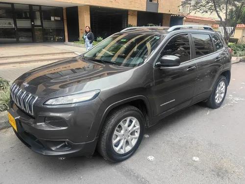 Jeep Cherokee 3.2 Longitude Plus