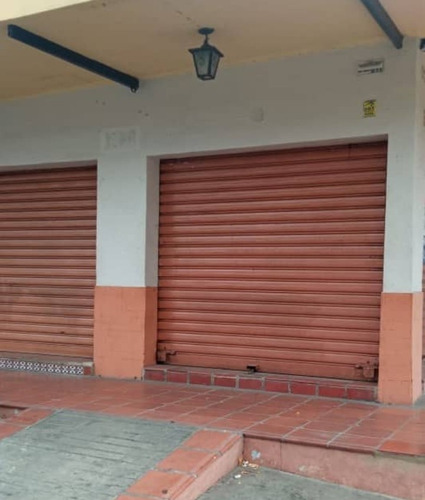 Venta De Local Comercial En Av Carlos Sanda