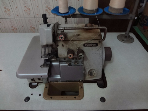 Maquina De Costura Overlock Brother