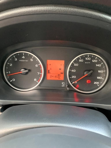 Imagen 9 de 14 de Mitsubishi L200 2018 2.4 Cabina Doble 4x2 Mt
