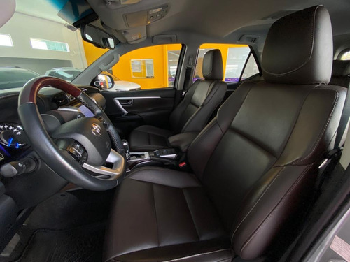 Imagem 13 de 14 de Toyota Sw4 2.7 Srv 7l 4x2 (aut) (flex)