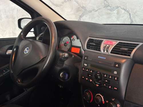 Fiat Stilo 1.8 16v 4p