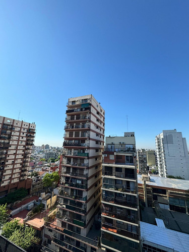 Venta 2 Ambientes Av.san Juan Y Av.la Plata.