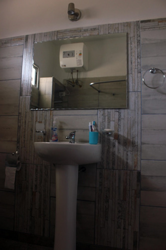 Se Vende Luminosa Casa De 2 Dormitorios Parque Del Plata Norte A 2 Cuadras Y 1/2 De La Interbalnearia