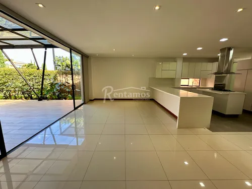 Casa En Arriendo En Loma Del Atravesado. Cod A776184