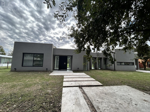 Venta - Casa A Estrenar / Barrio San Joaquin / Exaltación De La Cruz