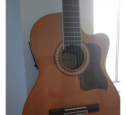 1 A Económica Guitarra Eletro Acústica Castellana