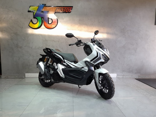 Imagem 11 de 18 de Honda Adv