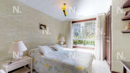 Venta De Casa 7 Dormitorios En Barrio Golf- Ref: 664
