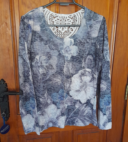 Polera Con Diseño Talla M