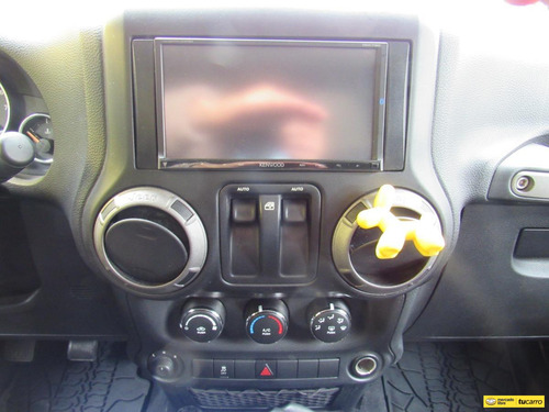 Imagen 19 de 25 de Jeep Wrangler 3.8 Sport