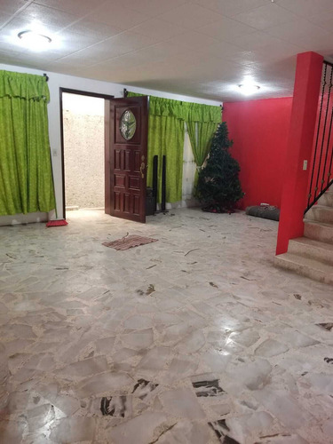 Jardines De Cerro Gordo, Ecatepec, Edo. De Méx., Casa Con Local En Renta.