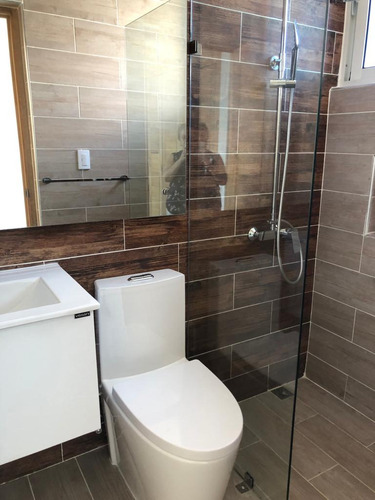 Vendo Apartamento En La Julia, Vista Al Mar, 3hab, 2p