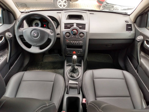 Renault Mégane 1.6 Expression 16v Flex 4p Manual