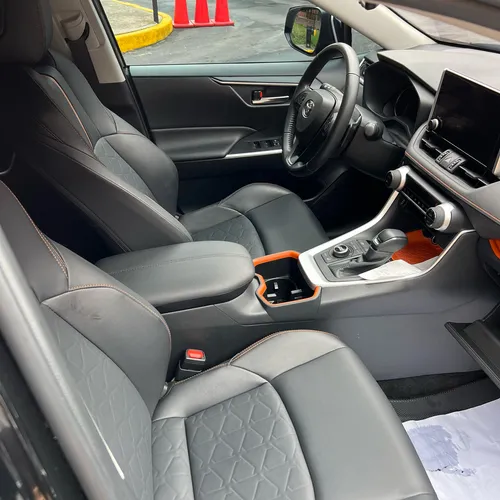 Toyota RAV4 2.5L X-Road 4X4